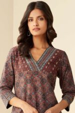 Sehra Sareen Ajrak Kurta - Image 2