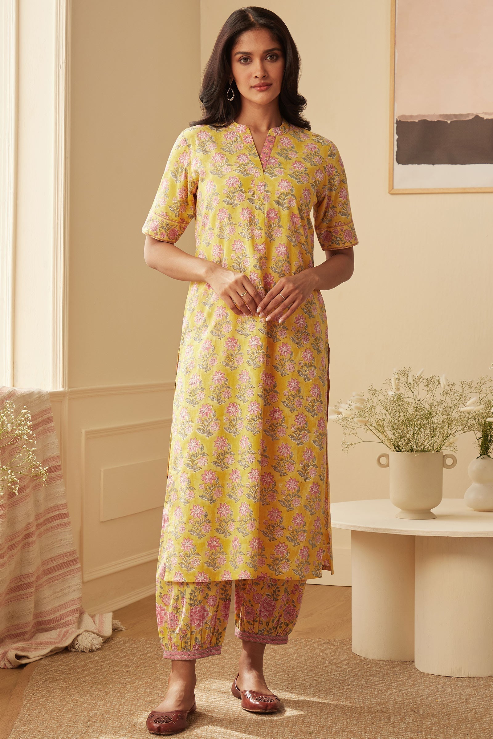 3_179_749.jpg Rosheen Rehmat Sanganeri Kurta - Image 1
