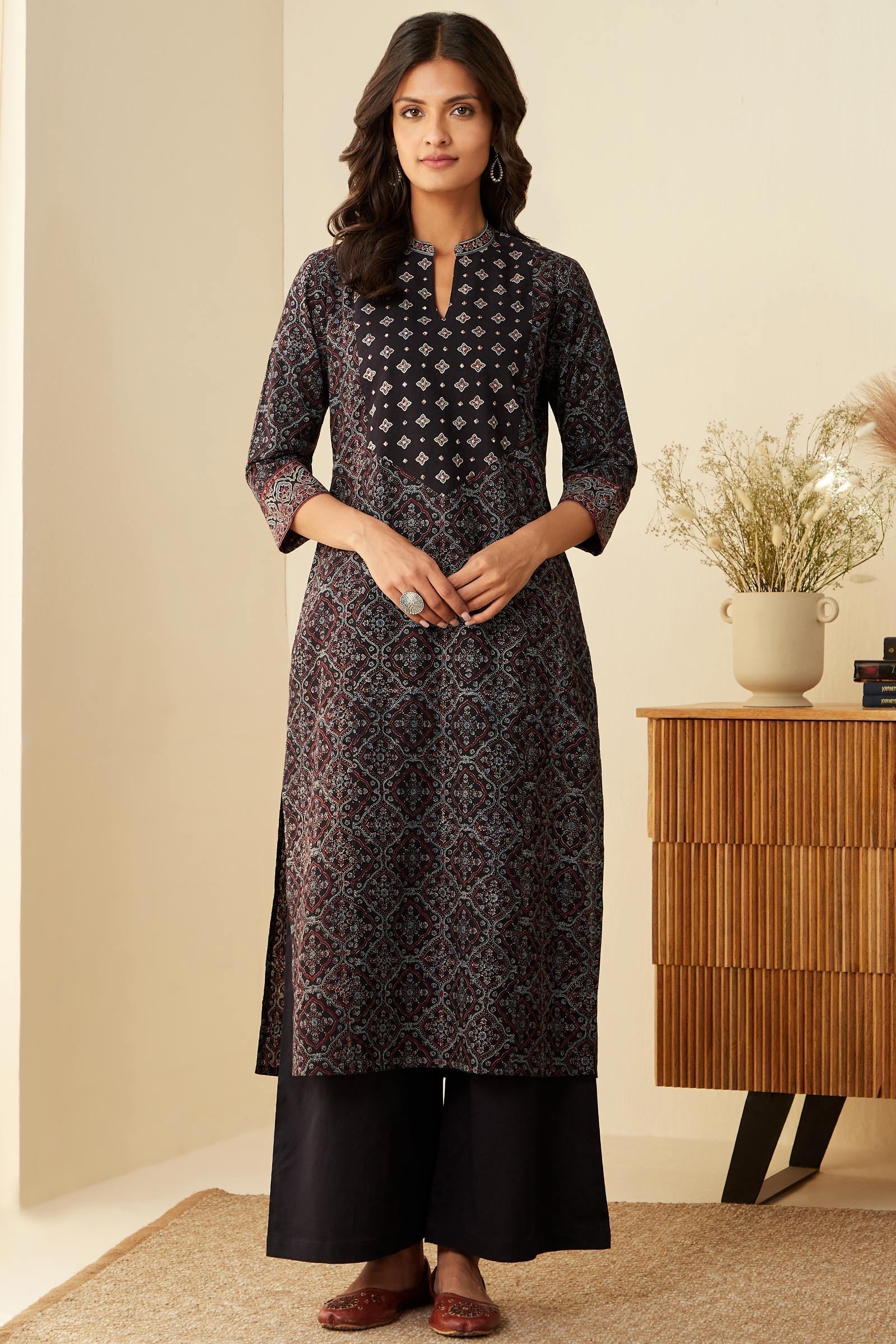 3_179_924.jpg Sehra Rabia Ajrak Kurta - Image 1