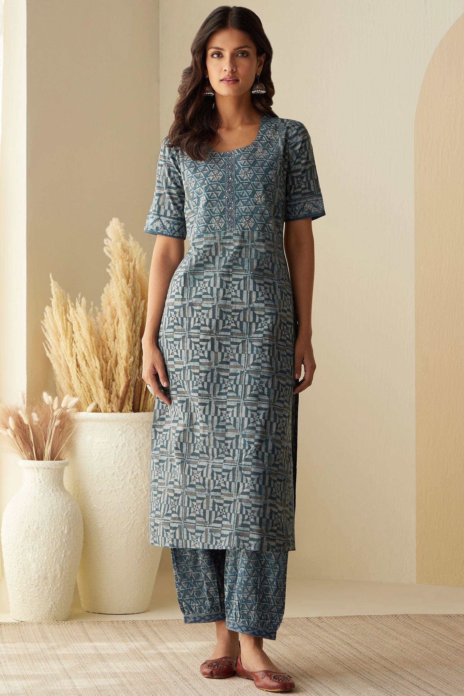 3_180_99_8f01da4b-60f1-492b-8f28-e844b32133b3.jpg Rehnuma Zara Akola Kurta - Image 1