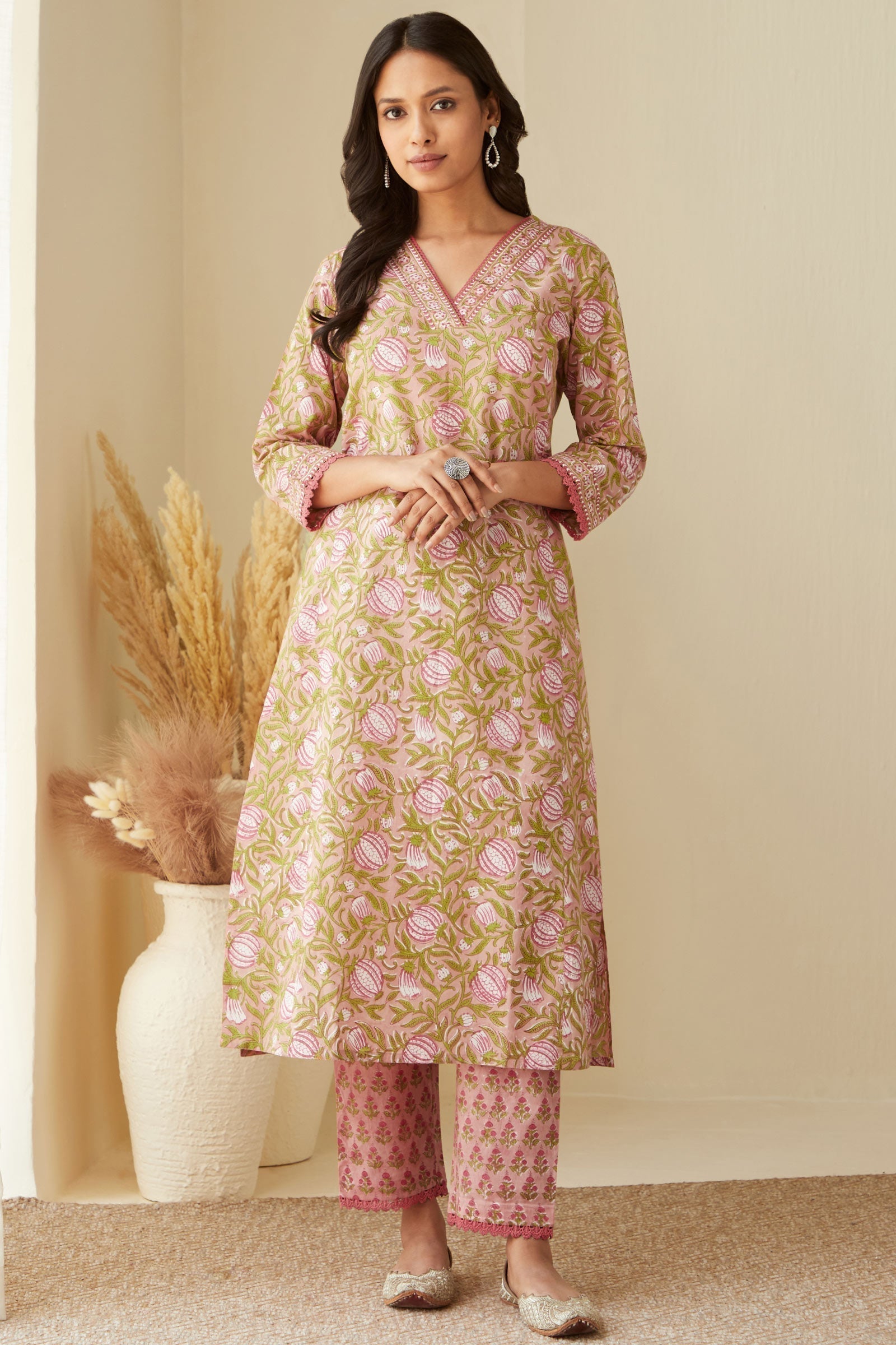 42_86.jpg Gauhar Layla Pink Sanganeri Kurta - Image 1