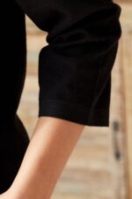 Roza Seher Black Kurta - Image 3