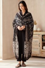 Roza Seher Black Kurta - Image 5
