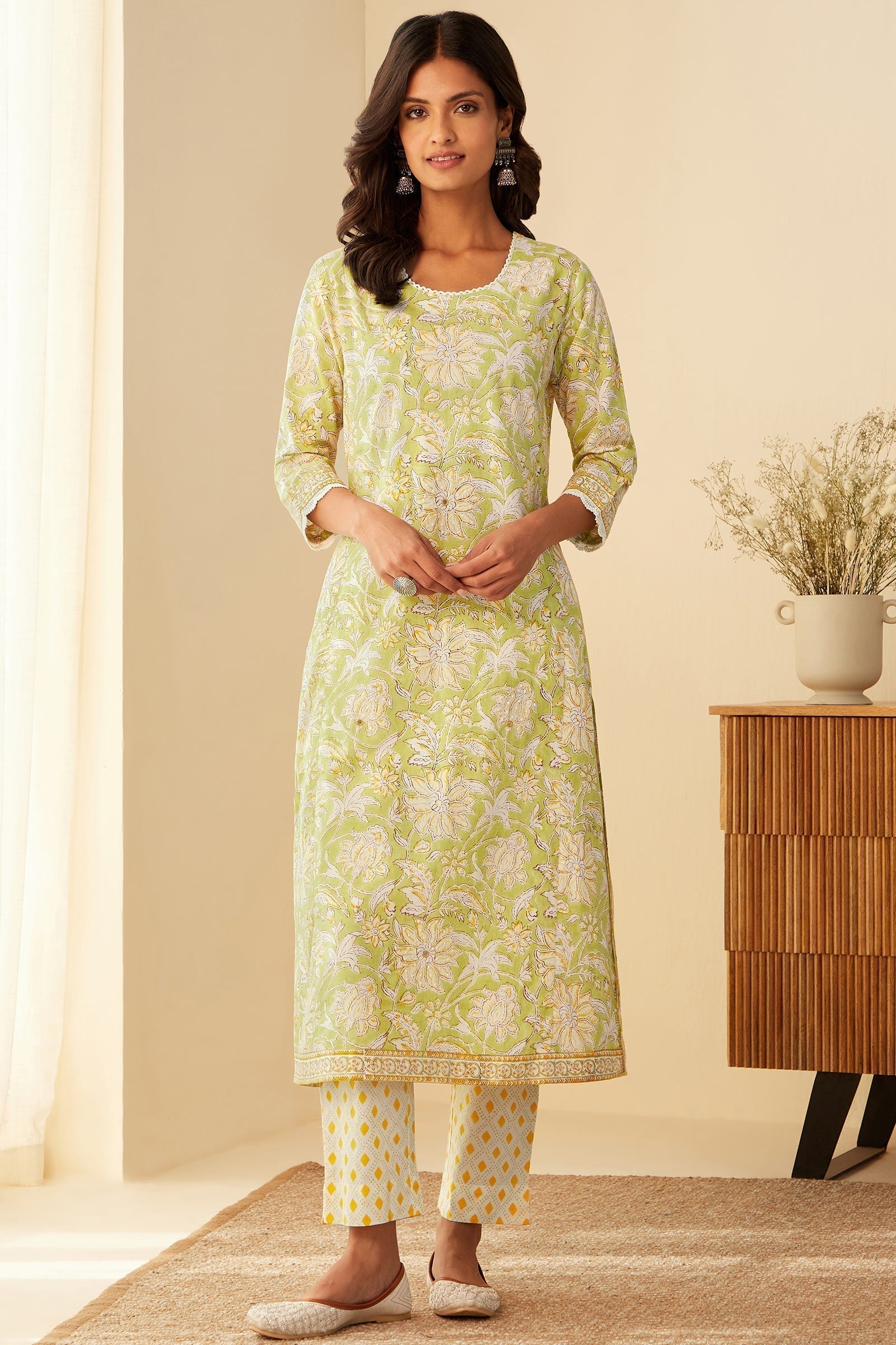 6_95_446_4df645b5-2d90-4654-9d94-2989b02a13c0.jpg Gauhar Layla Kurta - Image 1