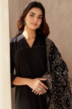 Roza Seher Black Kurta - Image 4