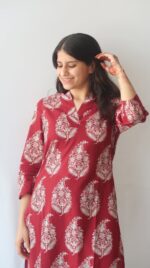 Soothing Rosewood Delight V-Neck Suit Set - Image 3