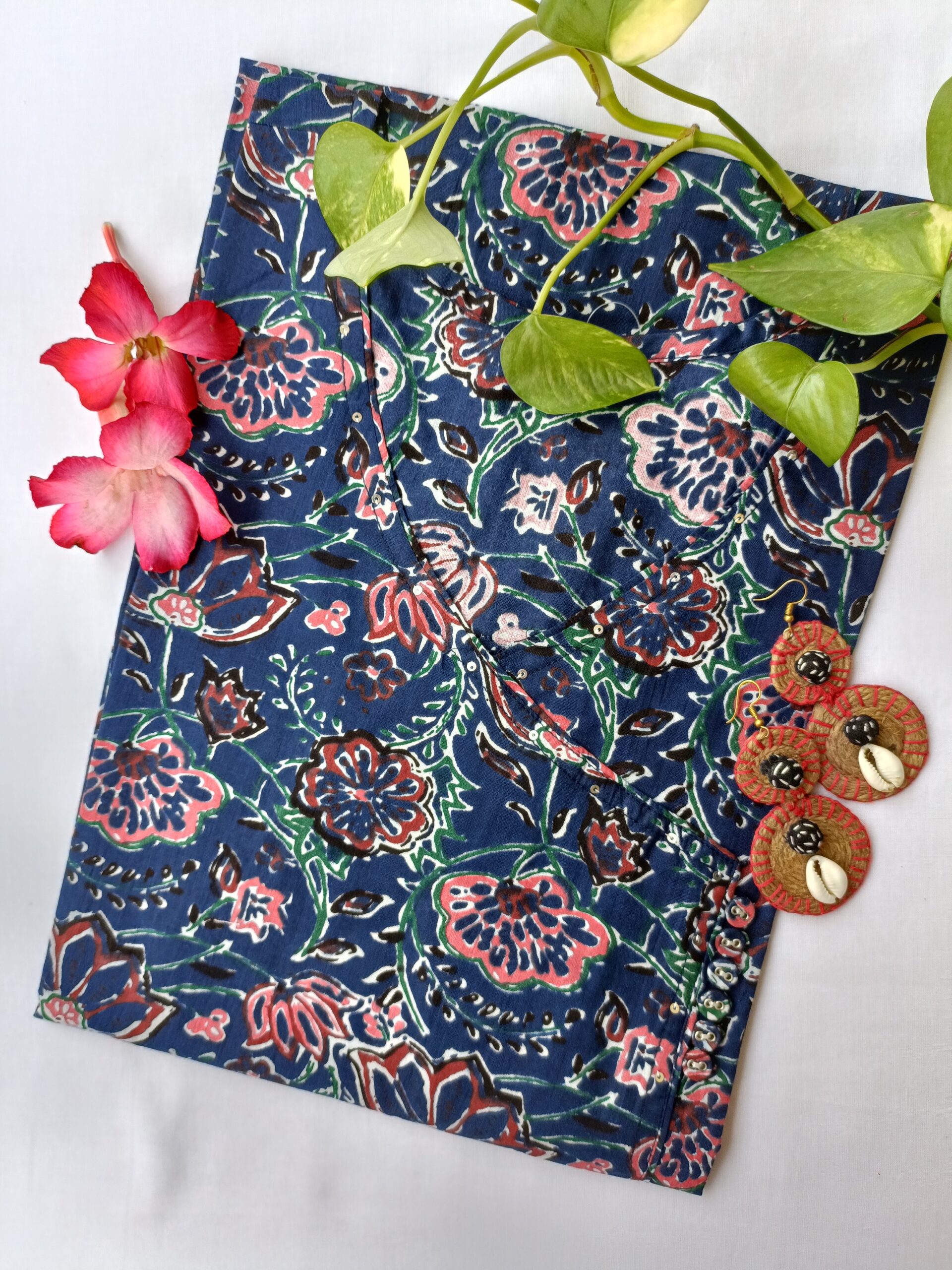 IMG20230810145648_01621ee0-acf2-4c83-a55f-9f58a046c0ca-scaled-1.jpg "Geet" Blue Flora cotton Kurta - Image 1