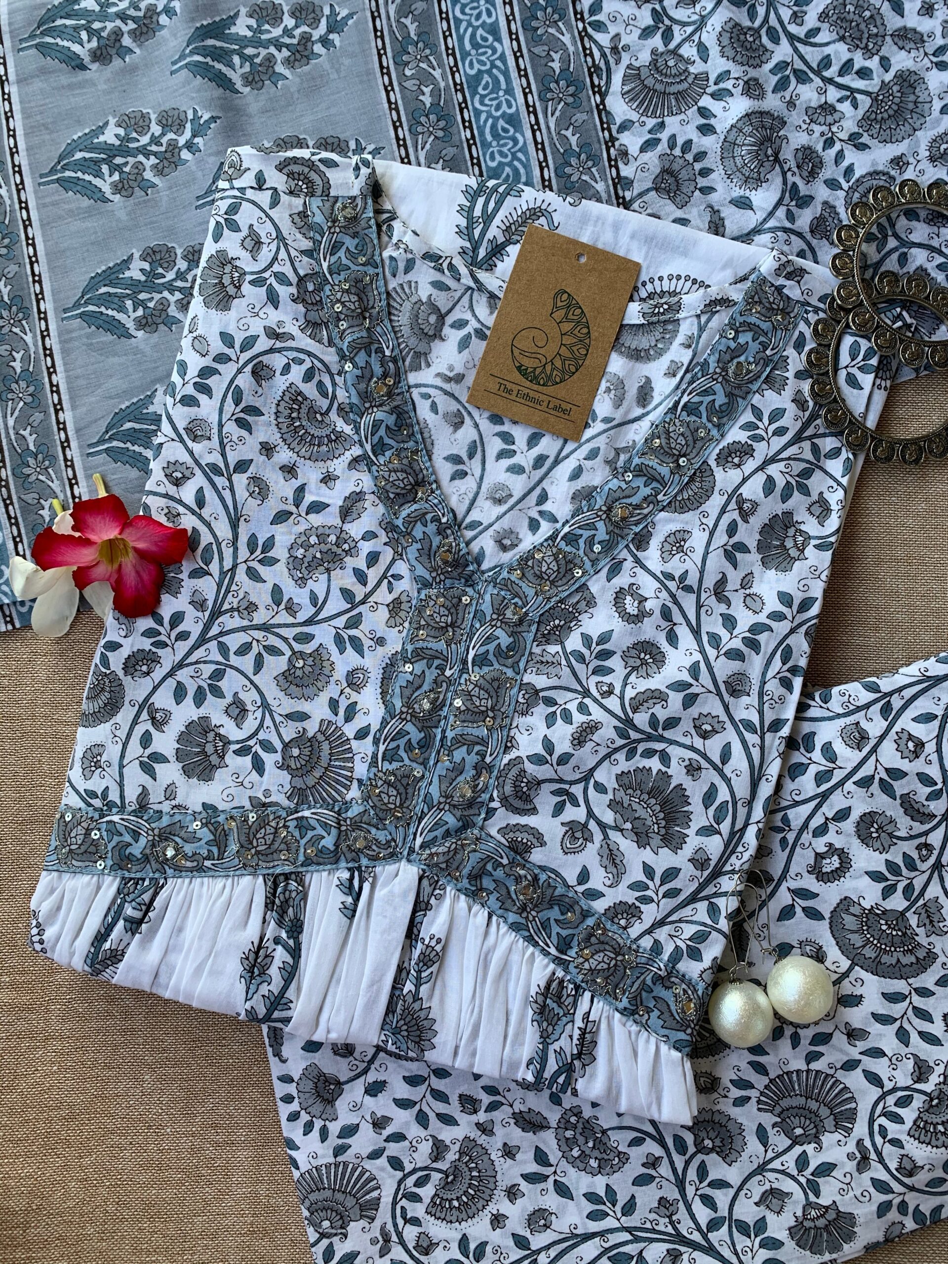 IMG_6108_3c07a95c-d97c-44c7-a067-e62eba8ab918-scaled-1.jpg White Grey Mughal Cotton Kurta Set - 3pc - Image 1