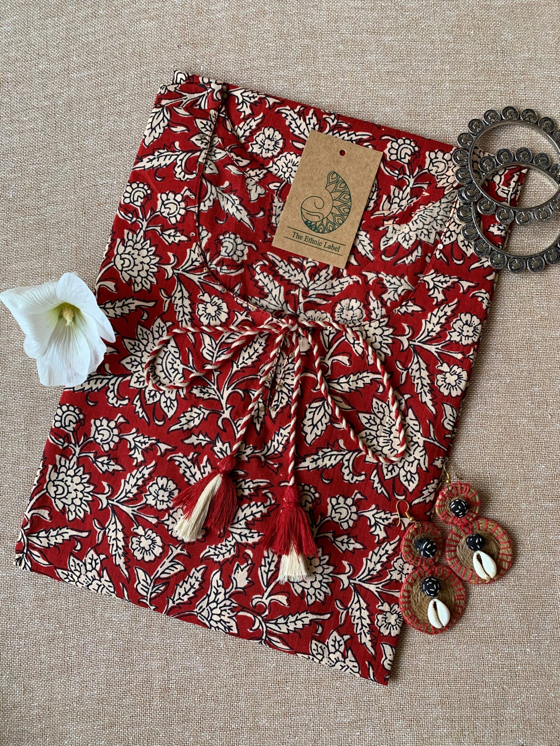 IMG_7653-scaled-1.jpg Maroon Bagru Tassel Cotton Kurta - Image 1