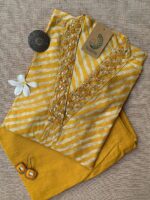 "Ubtan" Hand Embroidered Muslin Kurta Set(2pc)