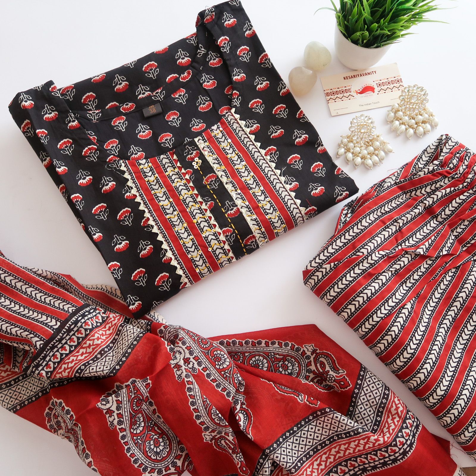 WhatsAppImage2023-04-29at4.29.59PM.jpg Desingneer Masakkali Red Suit Set - Image 1