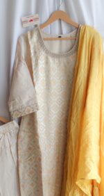 Zareen Festive Special Suit Set - Image 2