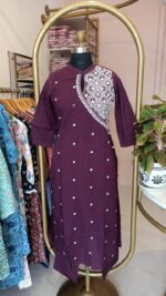 "Roohani" Burgundy Chikankari Kurta Set(2pc) - Image 2